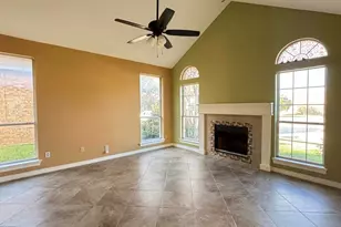 2108 Arbor Creek Dr, Carrollton, TX 75010 - Photo 4