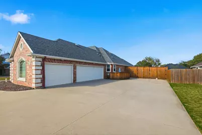 120 Palomino Court, Shady Shores, TX 76208 - Photo 32