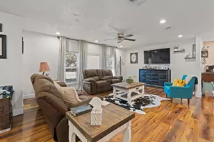 605 S 3rd St, Grandview, TX 76050 - Photo 4