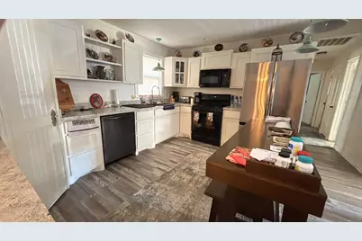 528 NW King Street, Burleson, TX 76028 - Photo 4