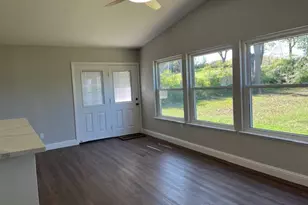 741 14th St, Grand Prairie, TX 75050 - Photo 10