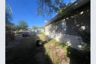 1722 Proctor Drive, Grand Prairie, TX 75051 - Photo 8