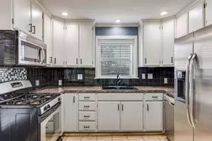 2748 Timberline Dr, Fort Worth, TX 76119 - Photo 10