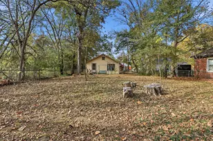 409 N Henry St, Lindale, TX 75771 - Photo 14