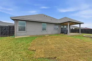 10329 Kingspoint Blvd, Fort Worth, TX 76140 - Photo 24