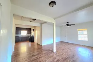 605 Orange St, Arlington, TX 76012 - Photo 4