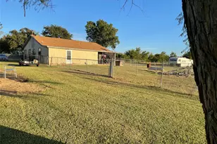 1441 McFarlin Rd, Collinsville, TX 76233 - Photo 10