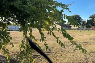 1441 McFarlin Rd, Collinsville, TX 76233 - Photo 12