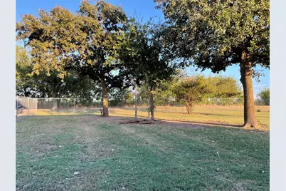 1441 McFarlin Road, Collinsville, TX 76233 - Photo 6