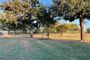 1441 McFarlin Rd, Collinsville, TX 76233 - Photo 6