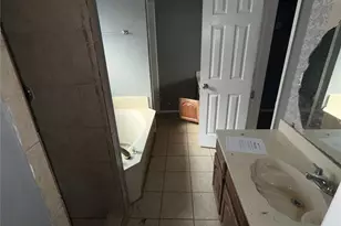 900 Blossomwood Ct, Arlington, TX 76017 - Photo 20