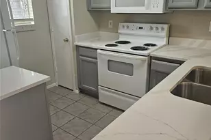 66 Abbey Rd, Euless, TX 76039 - Photo 2