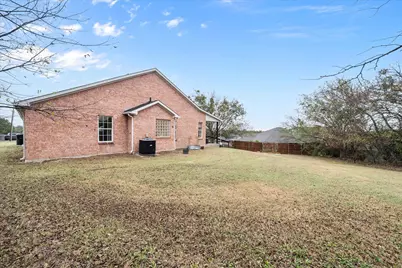 1103 Laramie Court, Granbury, TX 76048 - Photo 34