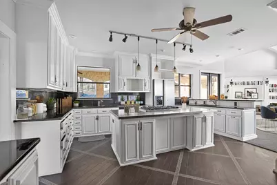 2422 Creekwood Drive, Cedar Hill, TX 75104 - Photo 2