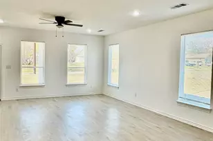 2205 Wellington St, Greenville, TX 75401 - Photo 10