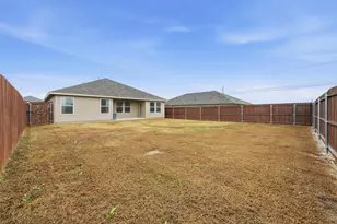 1708 Misty Mdw Ln, Lancaster, TX 75146 - Photo 18