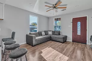 1315 Stewart St, Fort Worth, TX 76104 - Photo 4