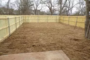 709 S 5th St, Bonham, TX 75418 - Photo 32