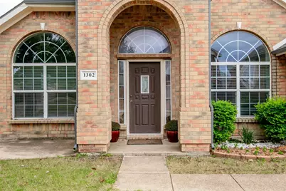 1302 Red Deer Way, Arlington, TX 76002 - Photo 4