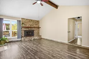 309 De La Cruz St, Weatherford, TX 76085 - Photo 4