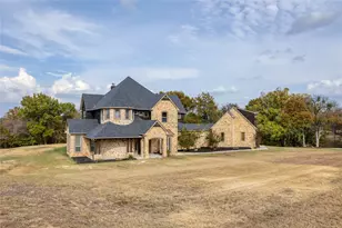 101 E Bozeman Ln, Fort Worth, TX 76108 - Photo 2