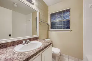 214 Austin St, Grapevine, TX 76107 - Photo 16