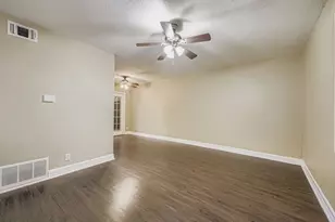 214 Austin St, Grapevine, TX 76107 - Photo 6