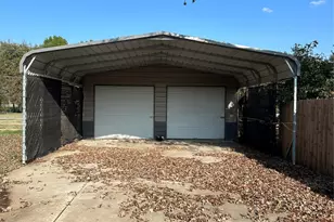 137 Oakview Cir, Waco, TX 76705 - Photo 10