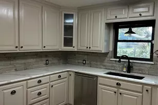 137 Oakview Cir, Waco, TX 76705 - Photo 12