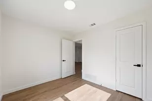 9666 Limestone Dr, Dallas, TX 75217 - Photo 16