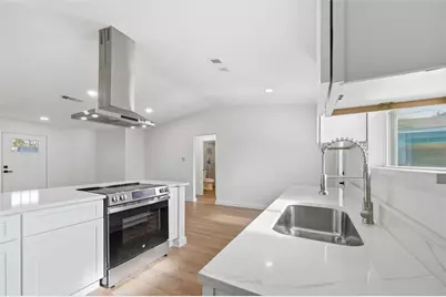 9666 Limestone Drive, Dallas, TX 75217 - Photo 10