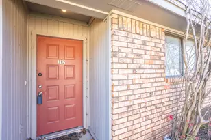 362 S Stewart Dr, Lancaster, TX 75146 - Photo 2