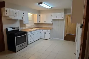 1811 W College St, Sherman, TX 75092 - Photo 2