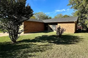 1005 Waverly Dr, Arlington, TX 76015 - Photo 1