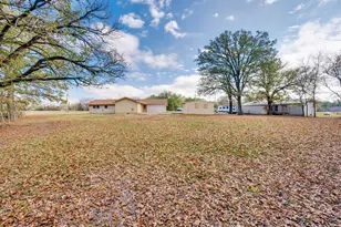 815 Clarksville Rd, Bogata, TX 75417 - Photo 30