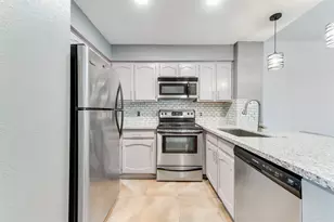 3125 Sondra Dr, Fort Worth, TX 76107 - Photo 10