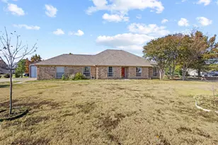 2220 Cross Timbers Dr, Lowry Crossing, TX 75069 - Photo 4