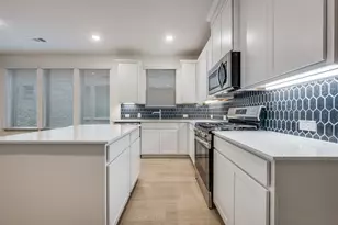 512 Parkside Dr, Argyle, TX 76226 - Photo 4