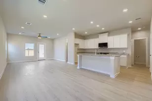 465 Suffolk Dr, Ferris, TX 75125 - Photo 4