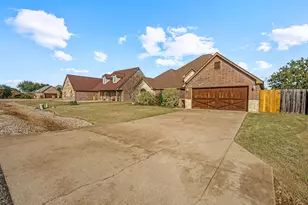 2936 Willow Ridge Cir, Granbury, TX 76049 - Photo 4