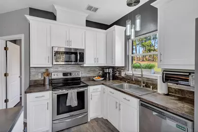 560 Jay Street, Shady Shores, TX 76208 - Photo 10