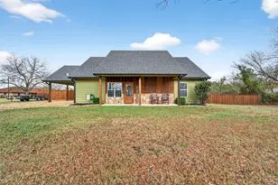 203 Mockingbird St, Ector, TX 75439 - Photo 2