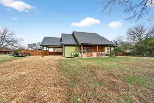 203 Mockingbird St, Ector, TX 75439 - Photo 4