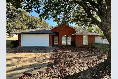 205 N Meadowview Drive, Waxahachie, TX 75165 - Photo 2