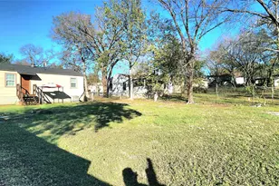 8525 Oak Haven Ln, Dallas, TX 75217 - Photo 12