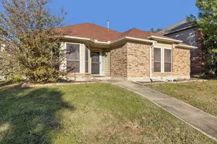 1813 Frosted Hill Dr, Carrollton, TX 75010 - Photo 2