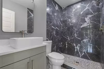 526 SE 11th, Grand Prairie, TX 75051 - Photo 10