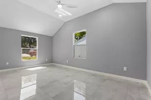526 SE 11th, Grand Prairie, TX 75051 - Photo 6