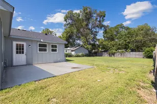 526 SE 11th, Grand Prairie, TX 75051 - Photo 14