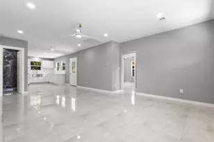 526 SE 11th, Grand Prairie, TX 75051 - Photo 2